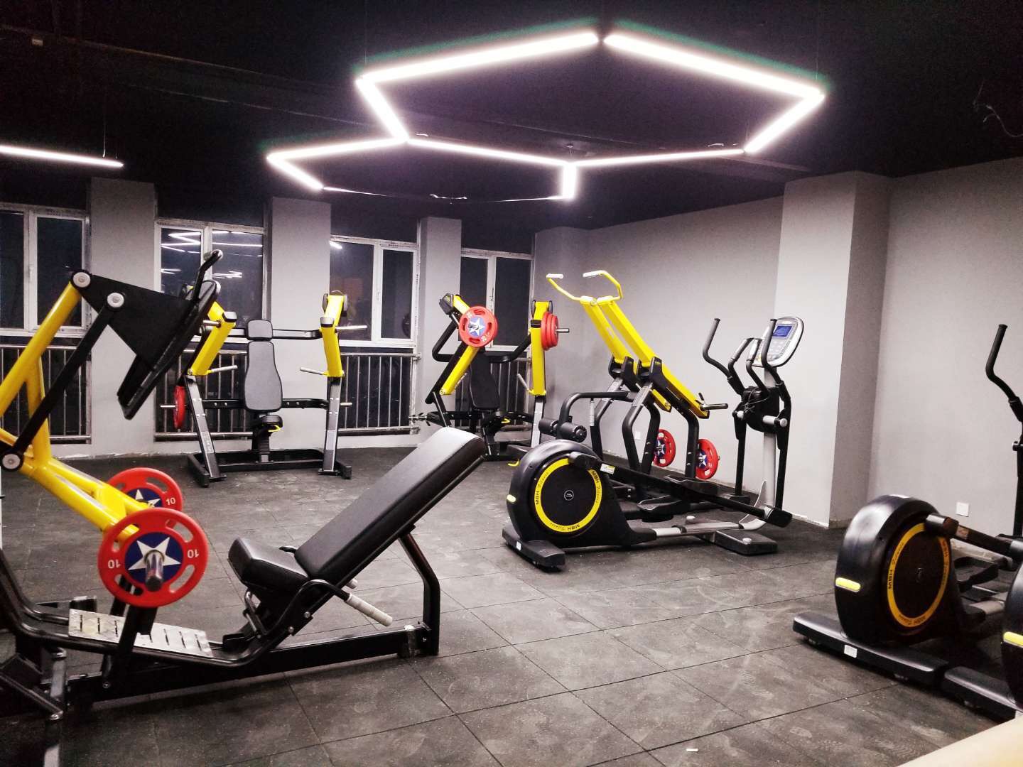 在河北投資一個(gè)健身房大概需要多少錢